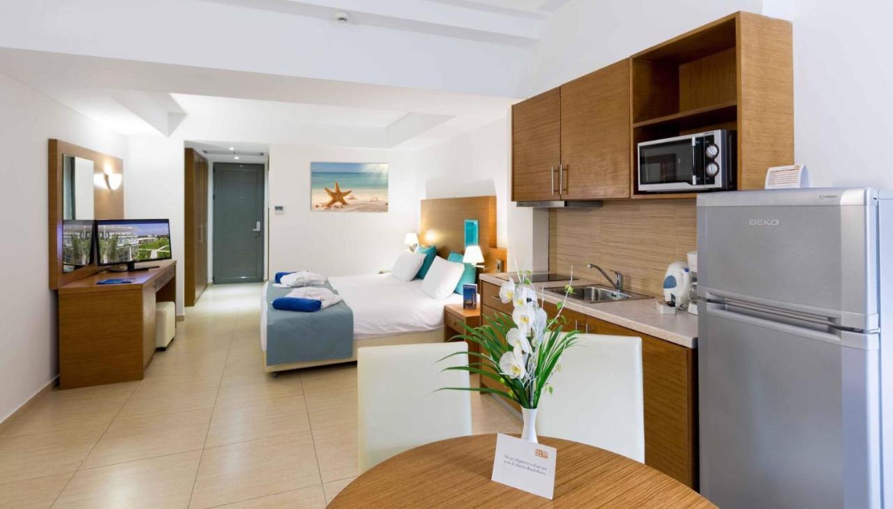 Asterias Hotel