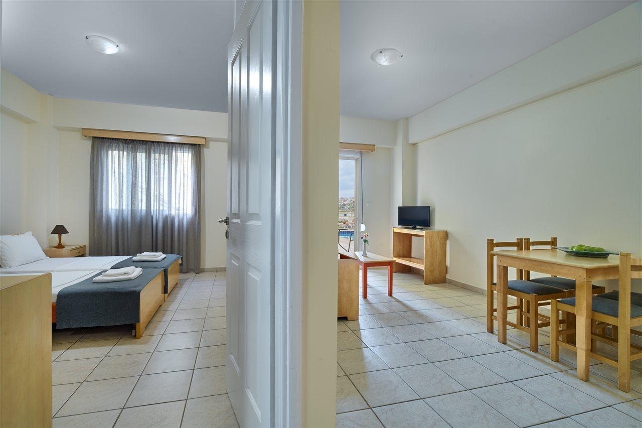 Veronica Aparthotel 3*