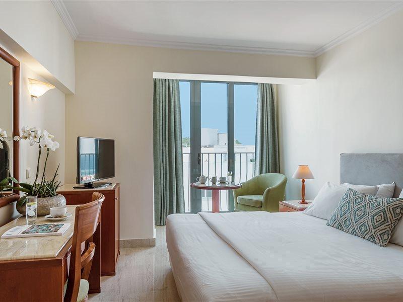 Mitsis La Hotel