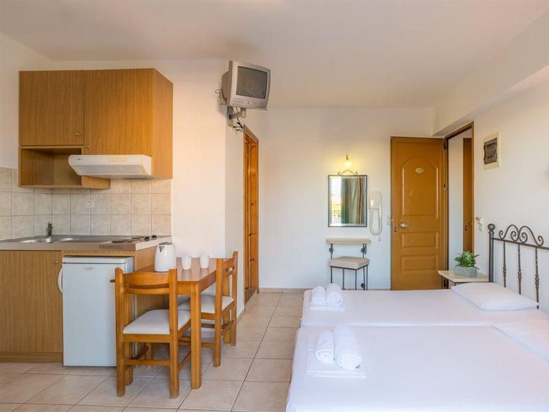 Newcastle Studios Apartment Malia (Crete)