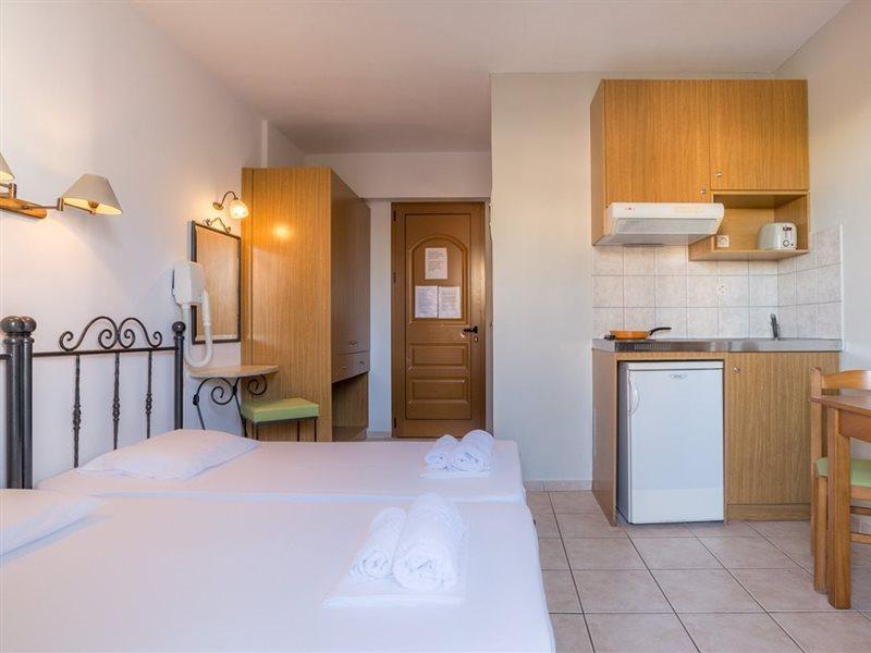 Newcastle Studios Apartment Malia (Crete)