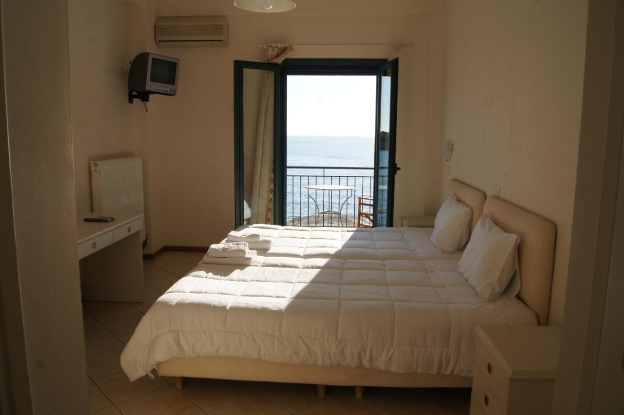 Gorgones, Sea-front, Great View Aparthotel *