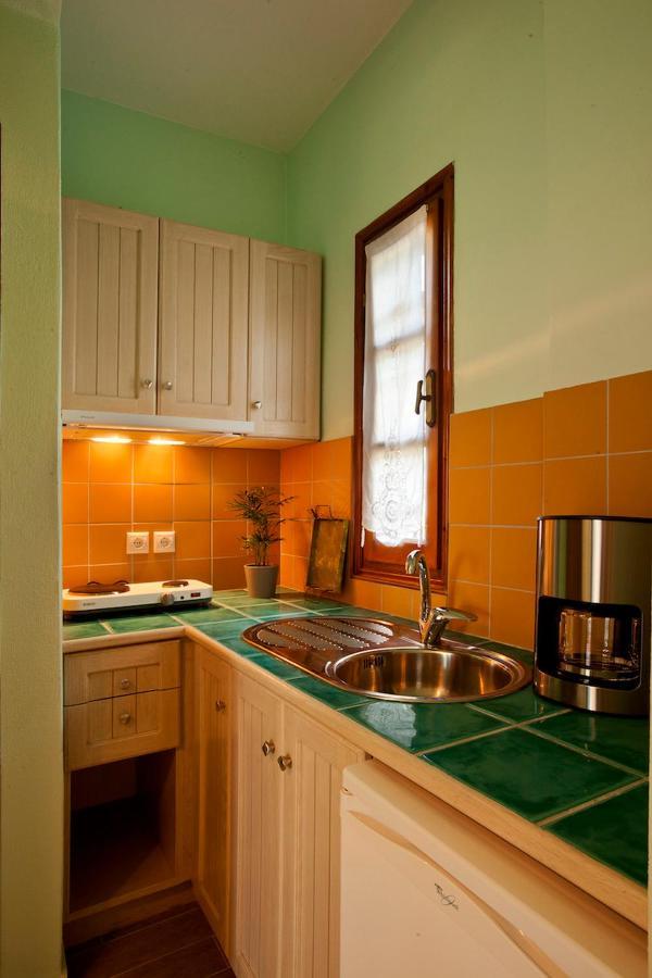 Bed & Breakfast Victoria's Damouchari