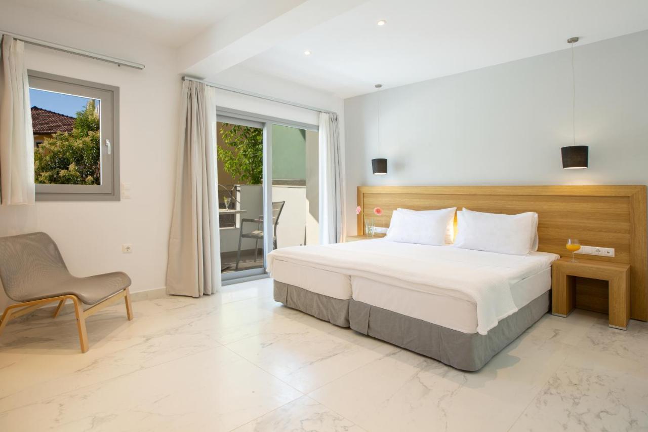 Smile 3* Nydri (Lefkada)