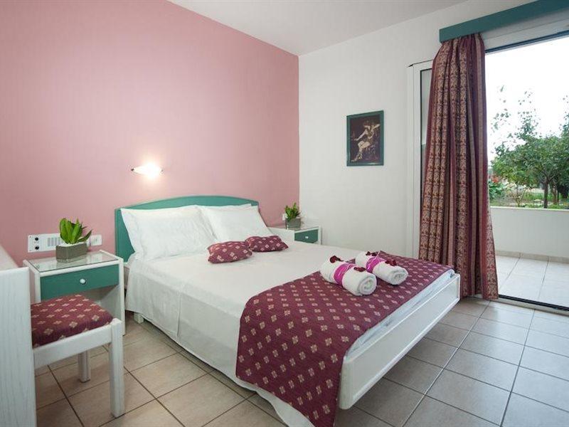 Theoni Malia (Crete)