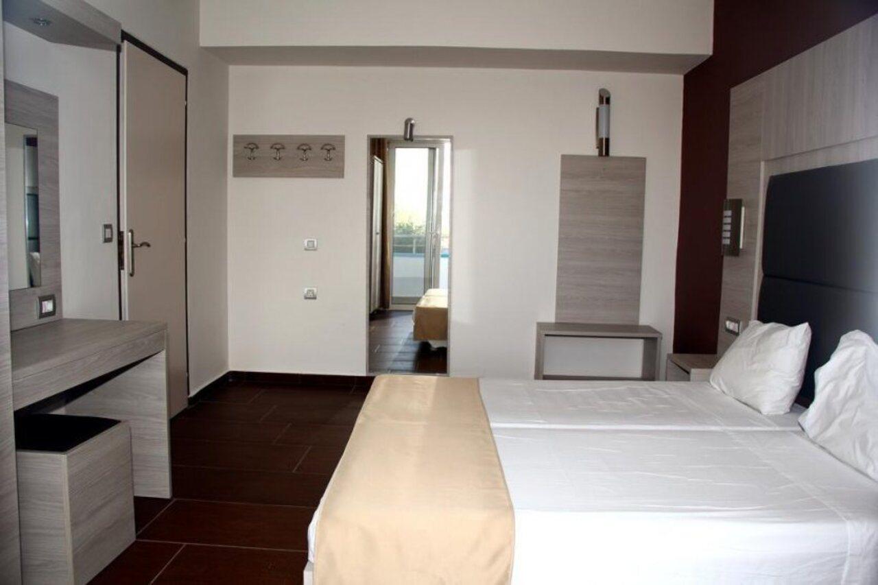 Karavos Aparthotel 2*