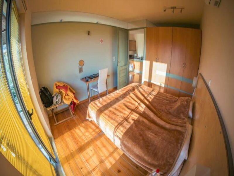 Apartment Sorta