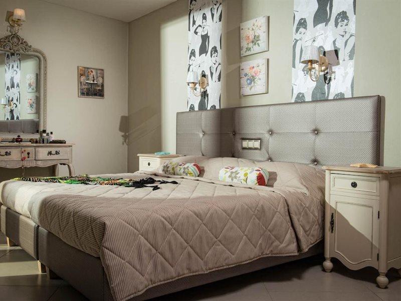 King's Village Apartment