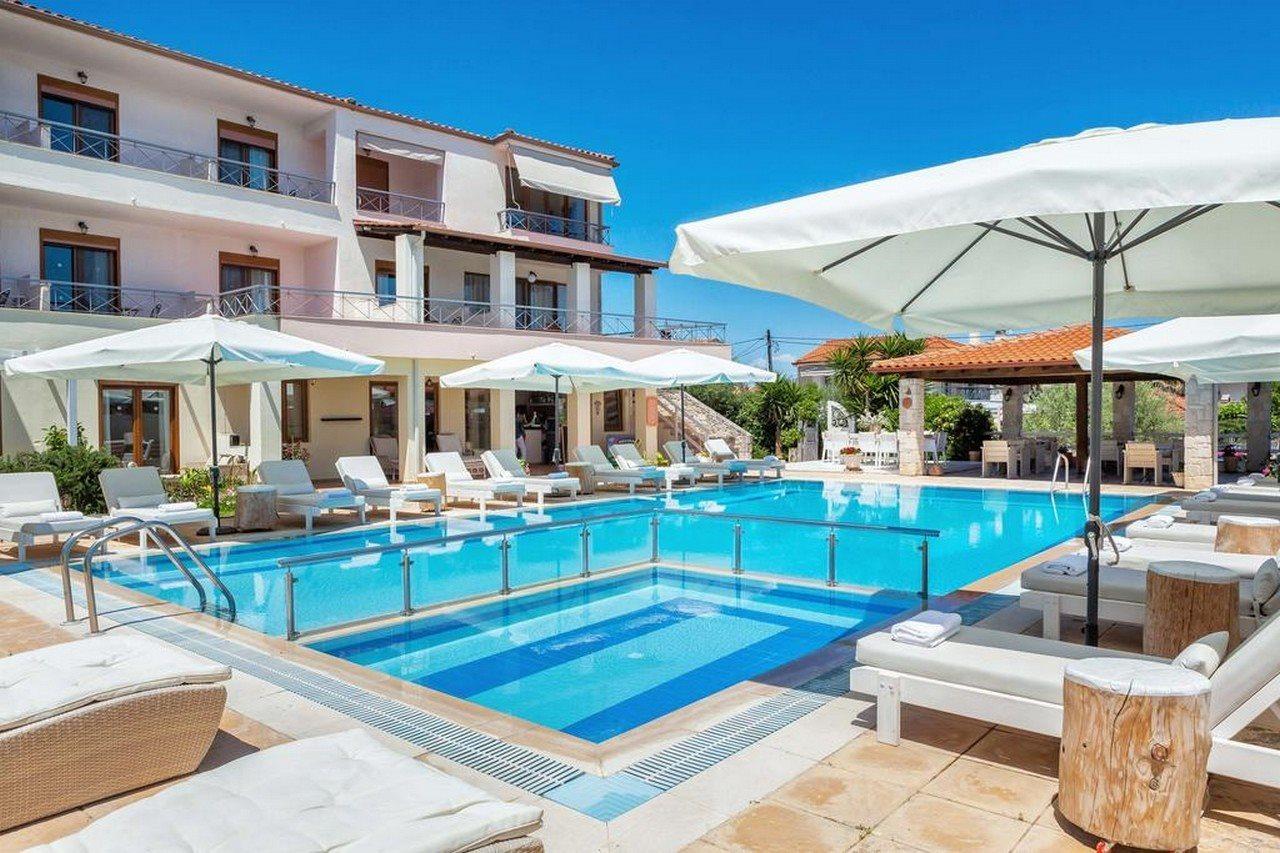 Hesperides Hotel *