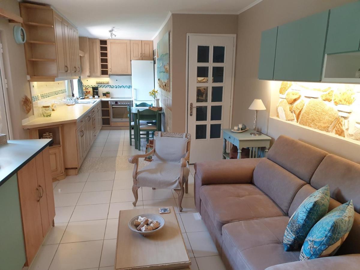 Deluxe Near The Airport Adults Only Apartment *