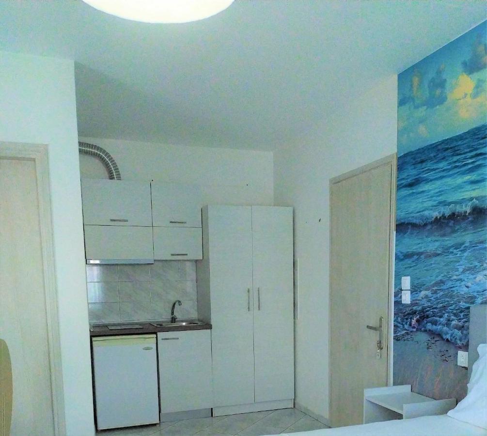 Francesca Aparthotel *