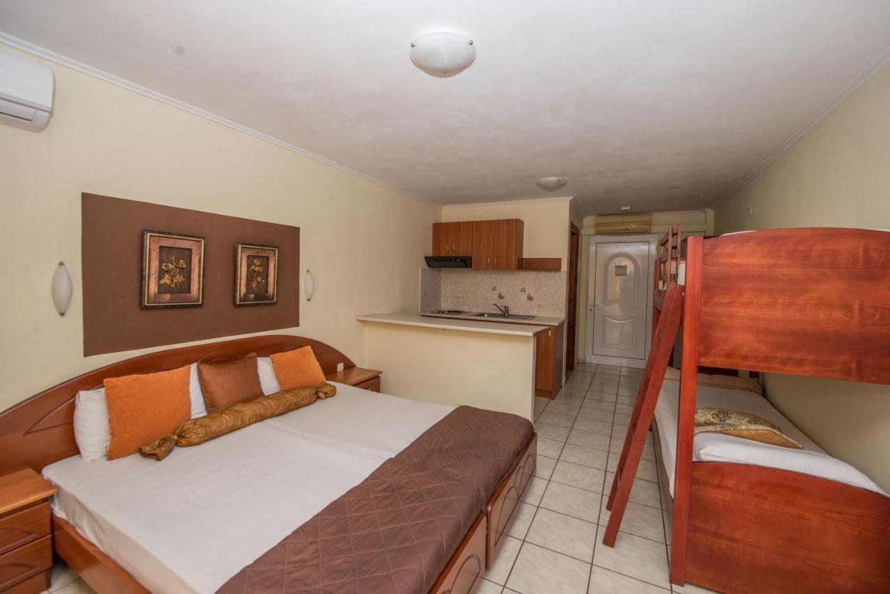 Damia Apts 2*