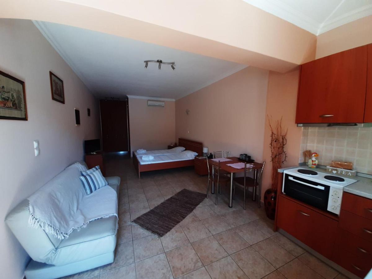 Kleanthi And Kostas Studios *