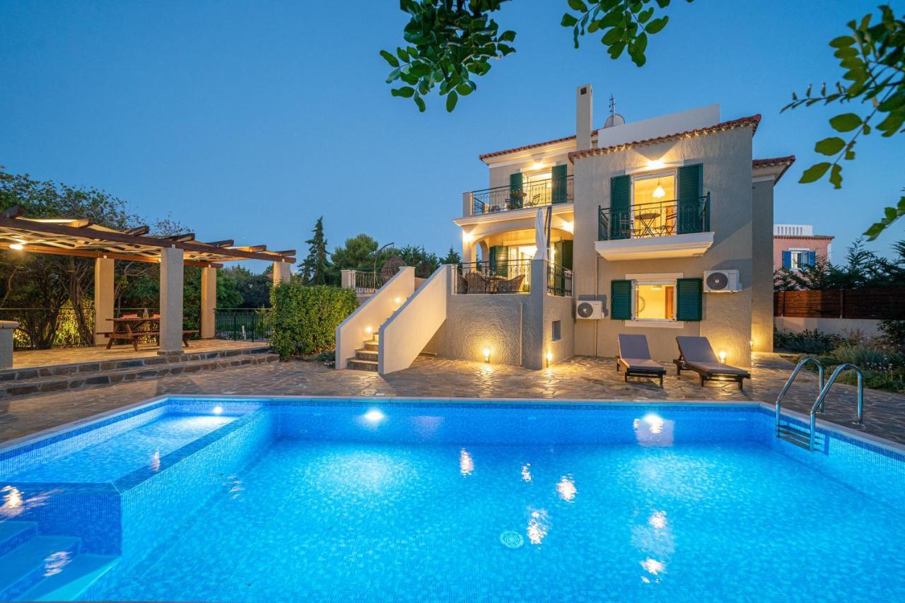 Villa Eglina Villa's
