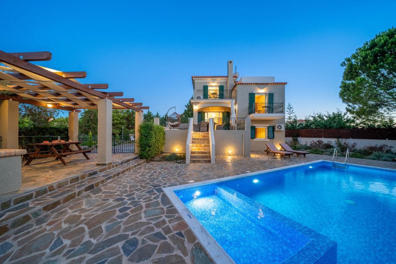 Villa Eglina Villa's