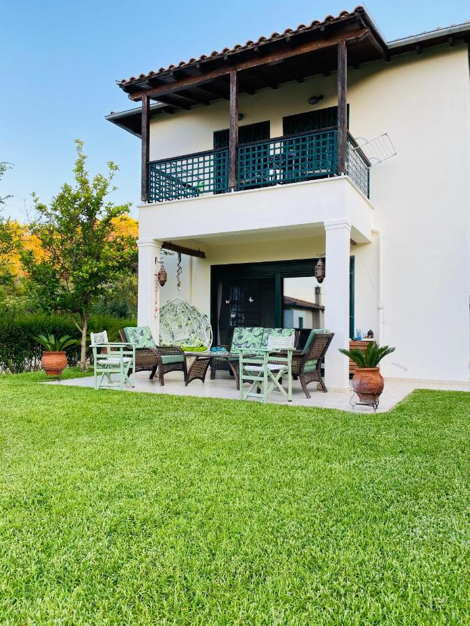 Detached With Sea View *