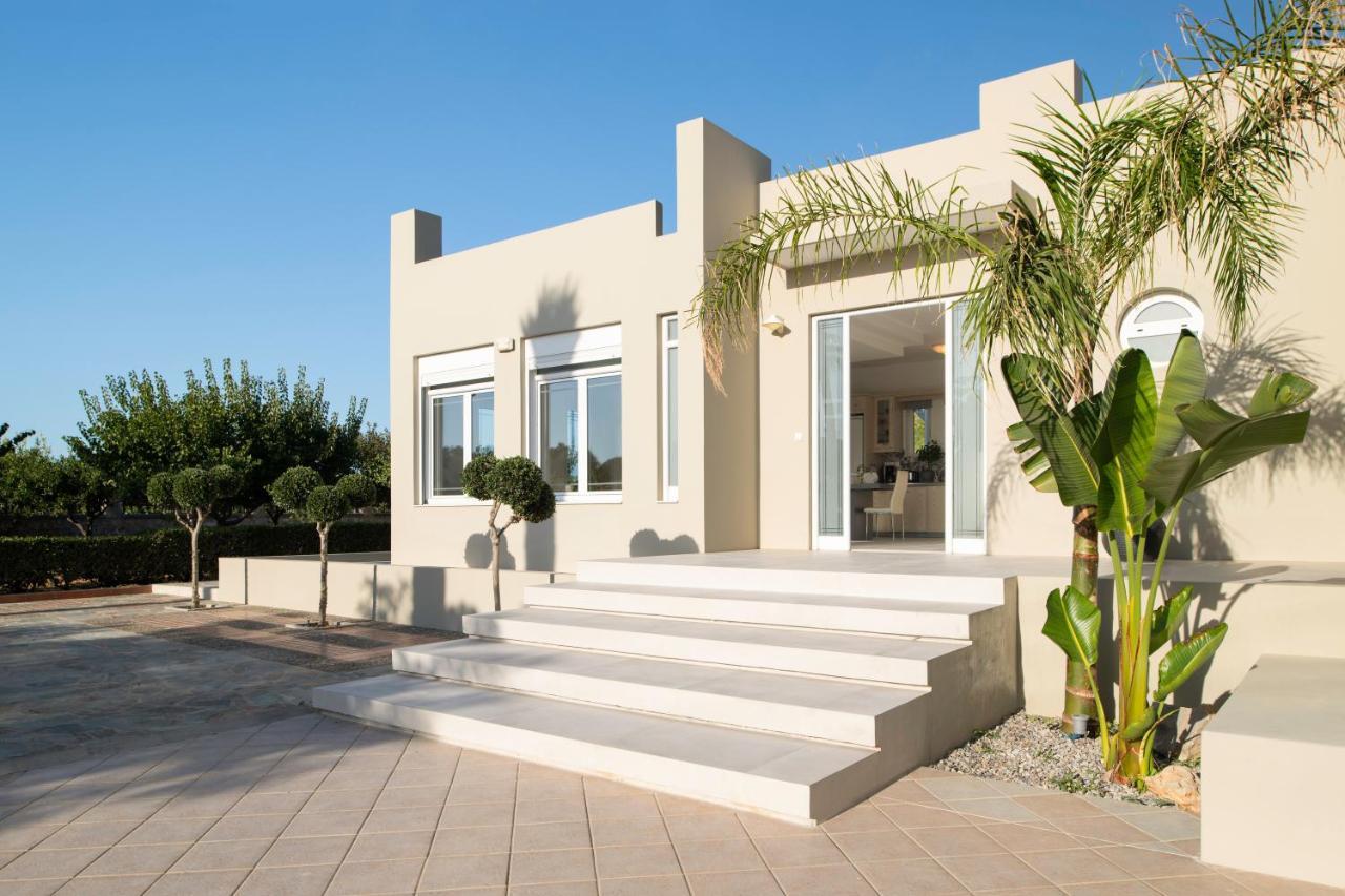 Periklis Villa Adelianos Kampos