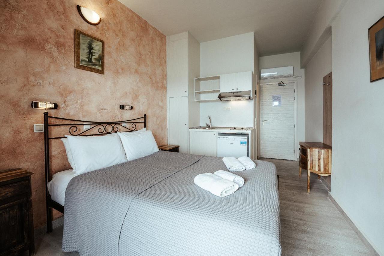 Mari & Maisonettes Tolo