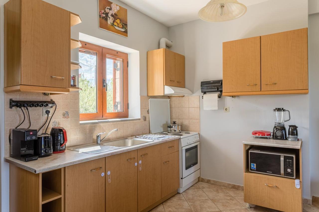 Apartment Chioureas Levktron