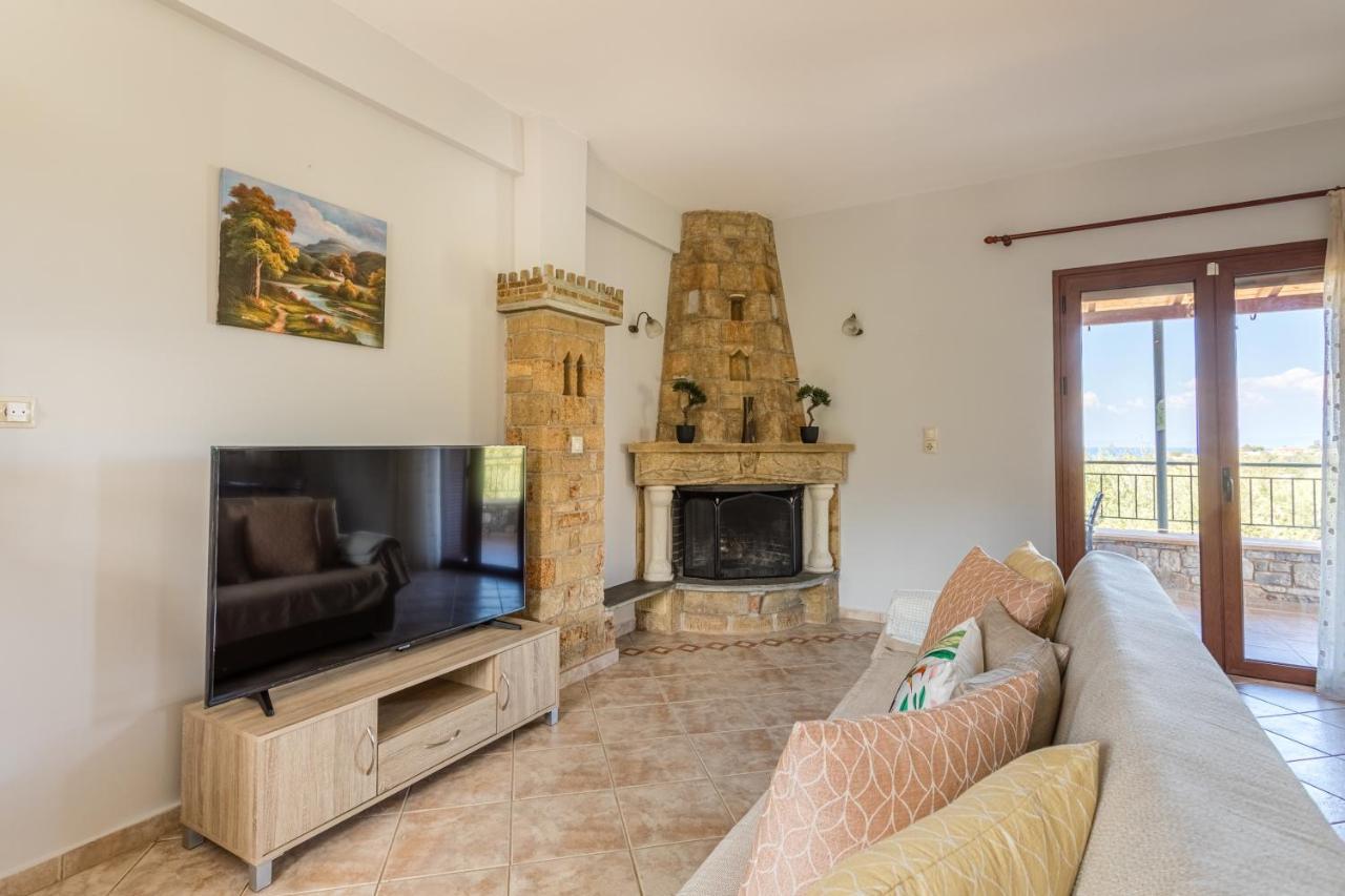 Chioureas Apartment *