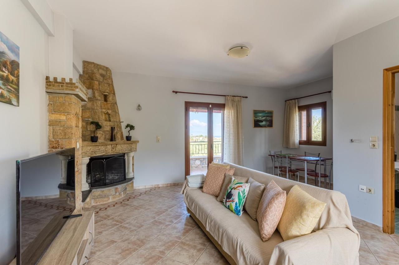 Chioureas Apartment *