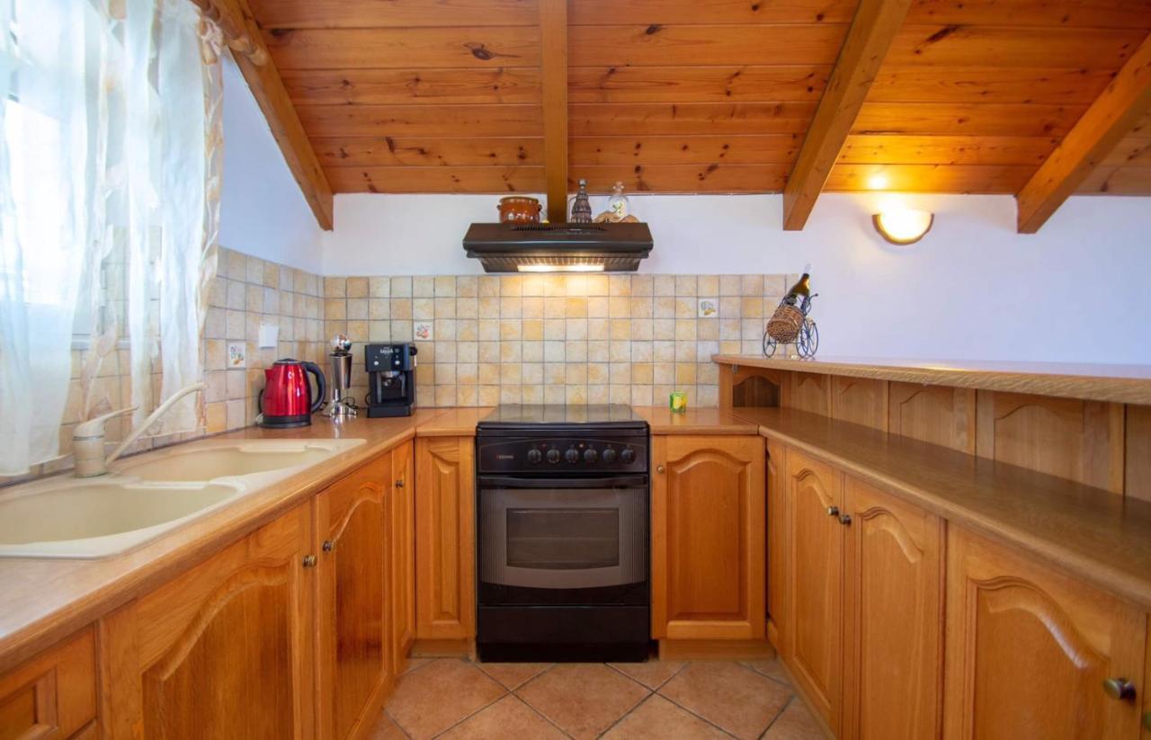 Apartment Psarou *