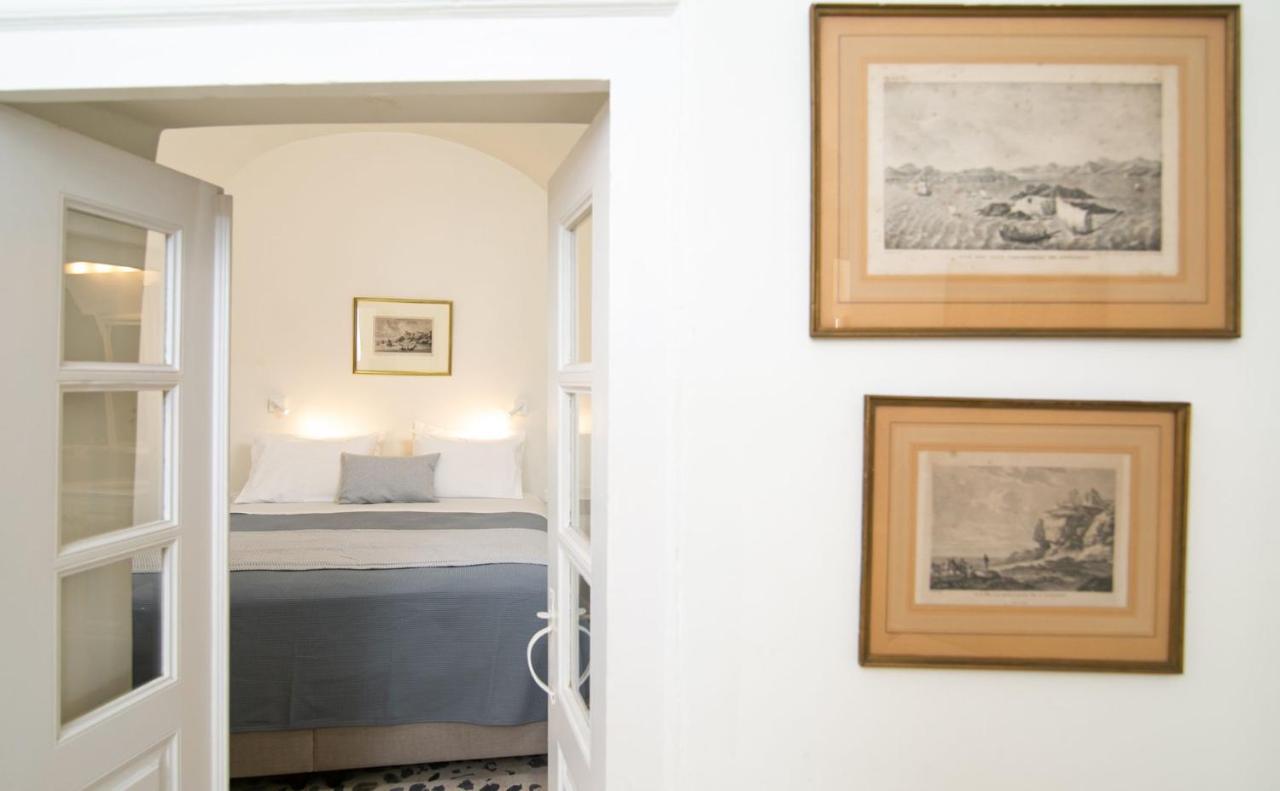 Aloia Villas Santorini Two Bedroom Villa With Indoor Hot Tub Mariniou * Oia (Santorini)