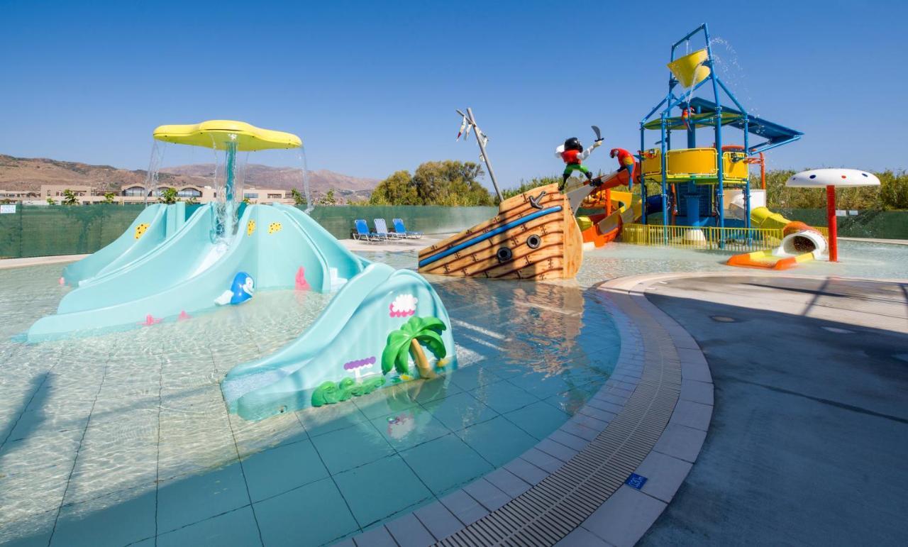 Selini & Waterpark 4*