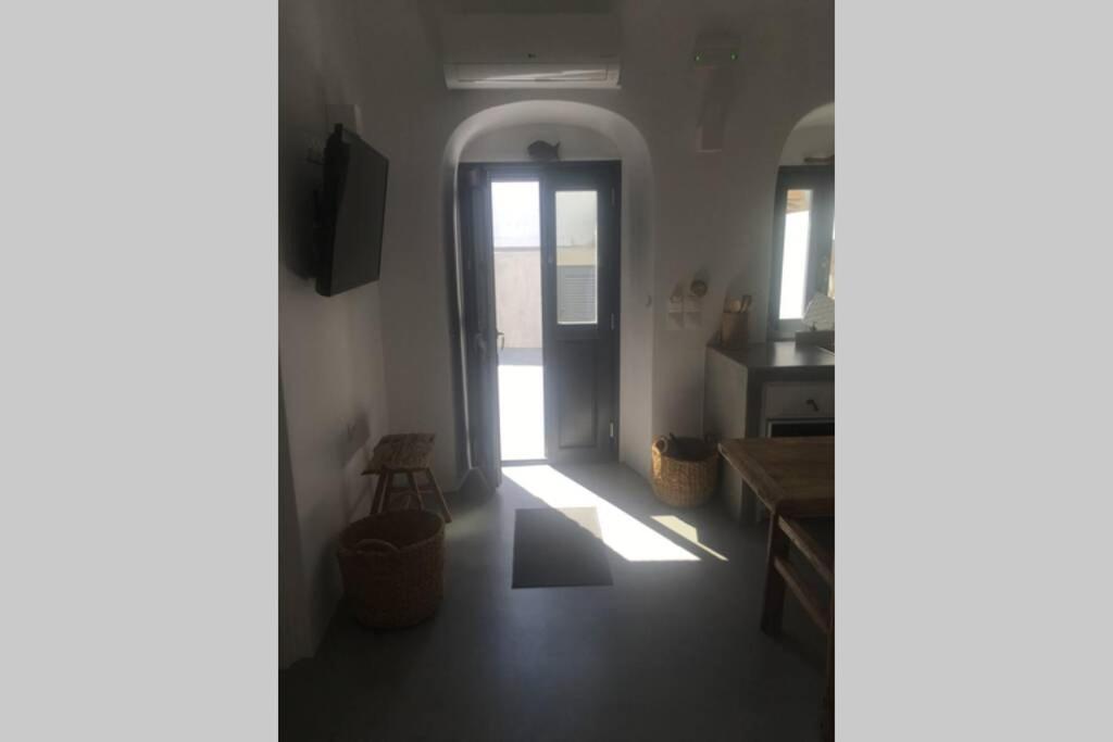 Santorini Folia Cave House With Jacuzzi Villa Pyrgos Kallistis