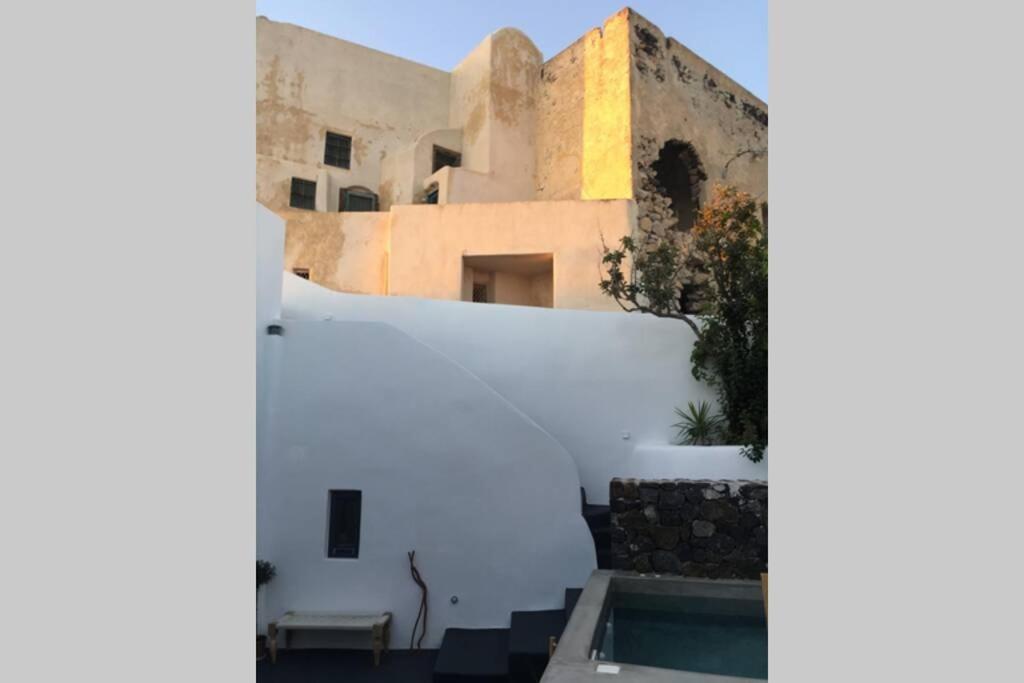 Villa Santorini Folia Cave House With Jacuzzi *