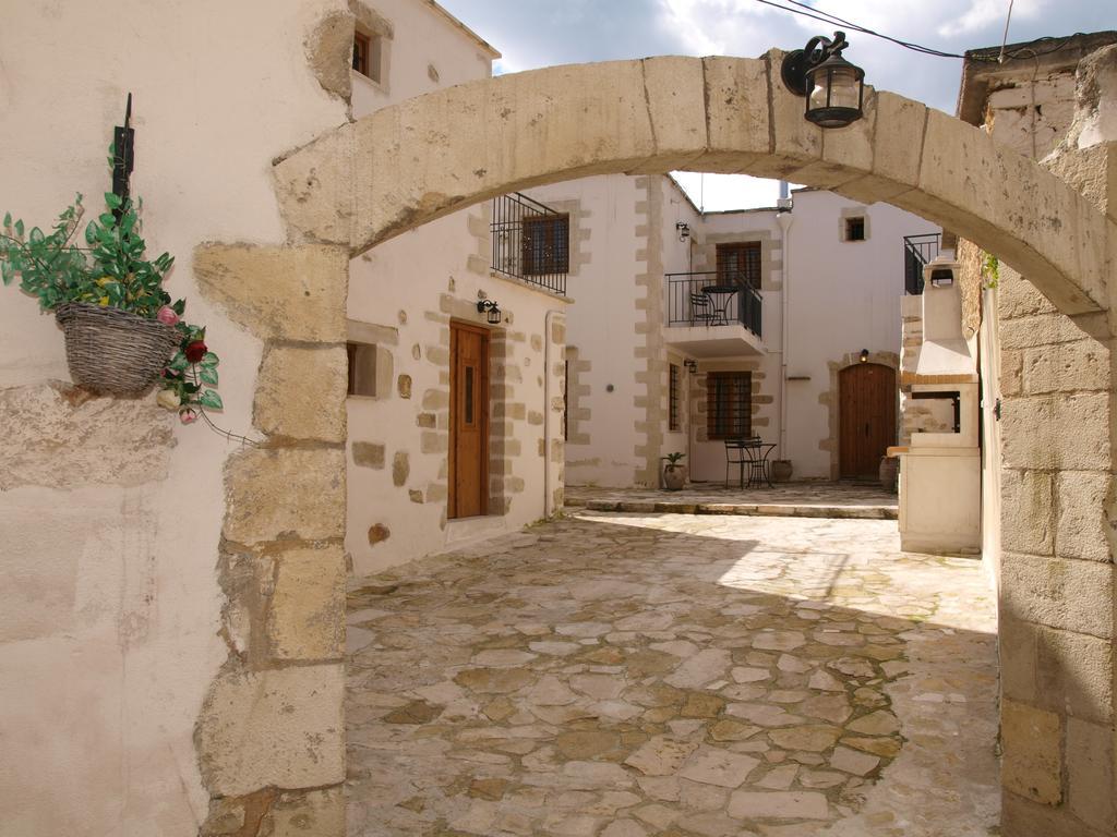 Traditional Stone Aparthotel 3*