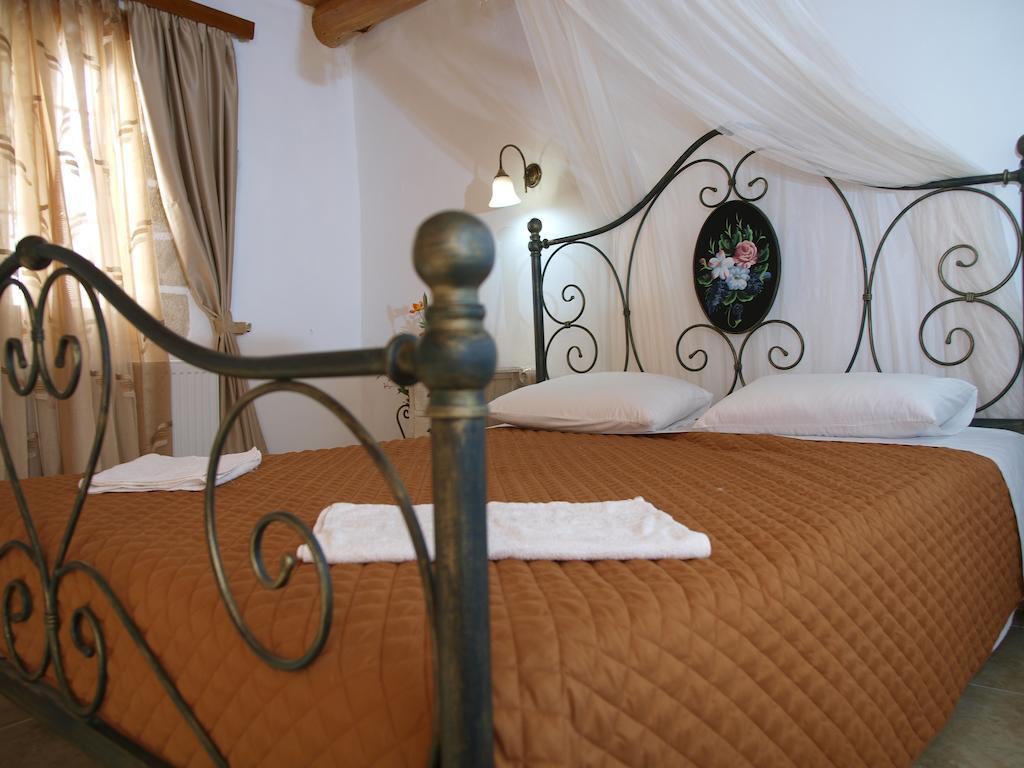 Traditional Stone 3* Vafes