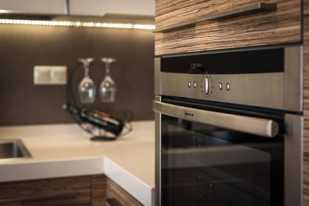 Ioanna Bayview Luxury Apartment *