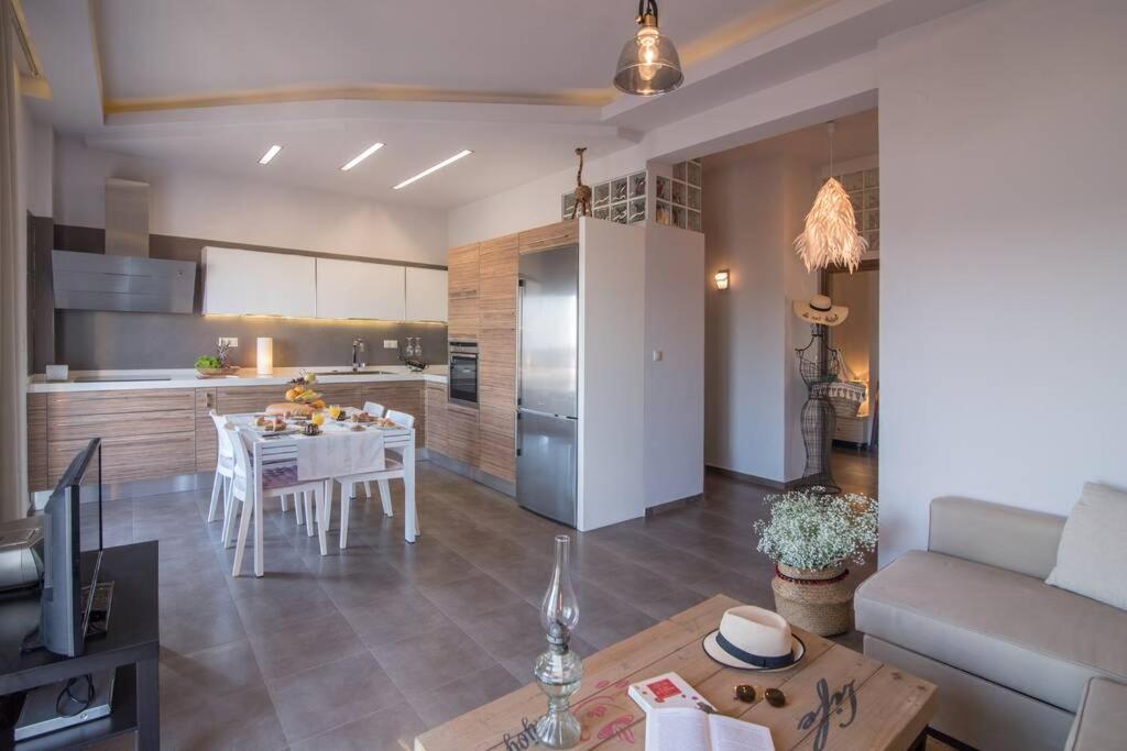 Ioanna Bayview Luxury Apartment Ierapetra (Crete)