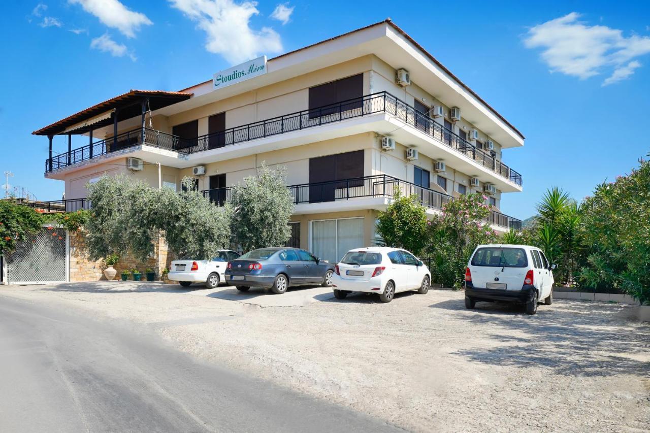 Meni Aparthotel 2*