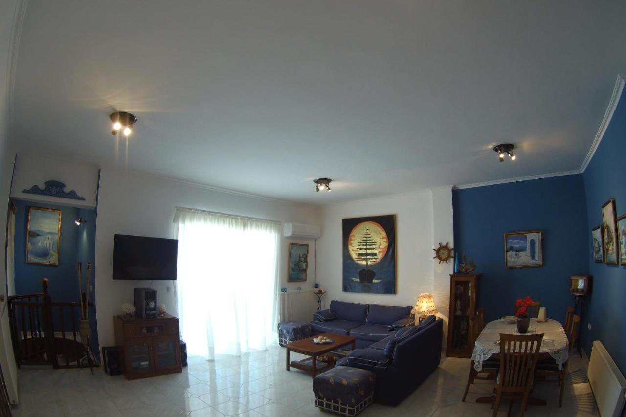 Blue & White Maisonette Over The Sea Near Sounio Holiday home *