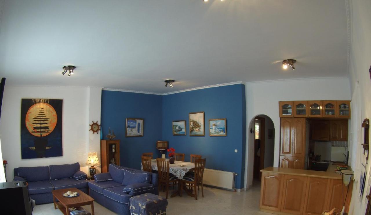 Blue & White Maisonette Over The Sea Near Sounio Holiday home