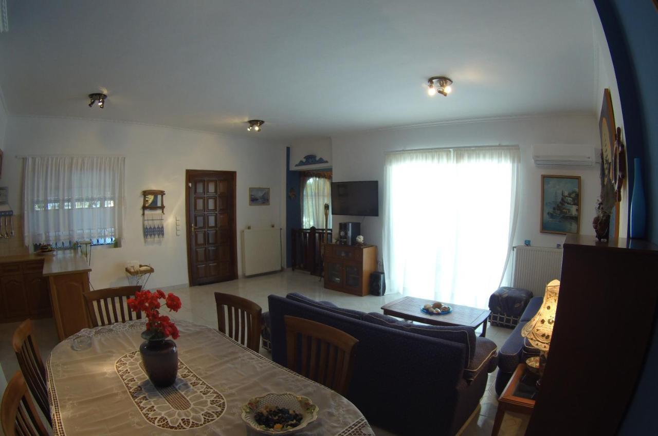 Holiday home Blue & White Maisonette Over The Sea Near Sounio