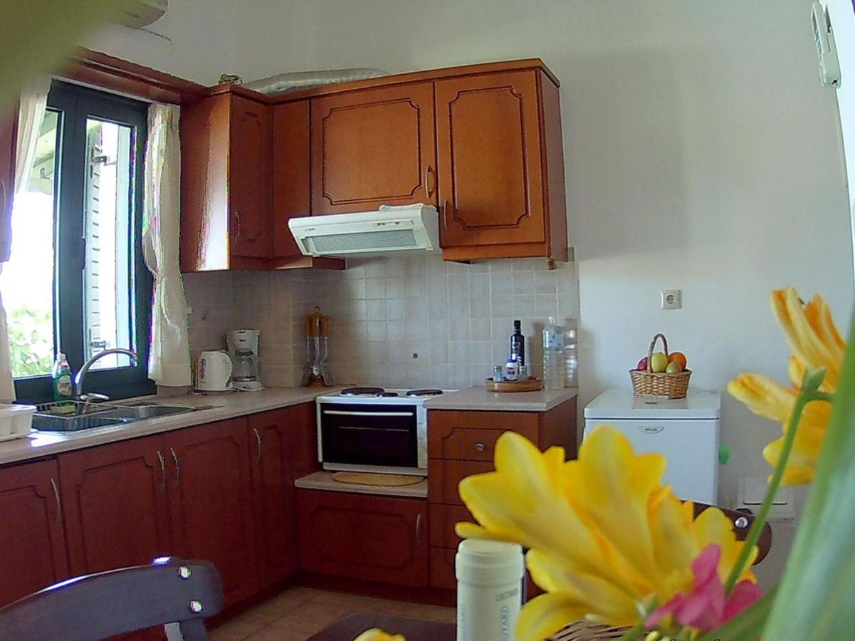Eleni Apts Aparthotel *