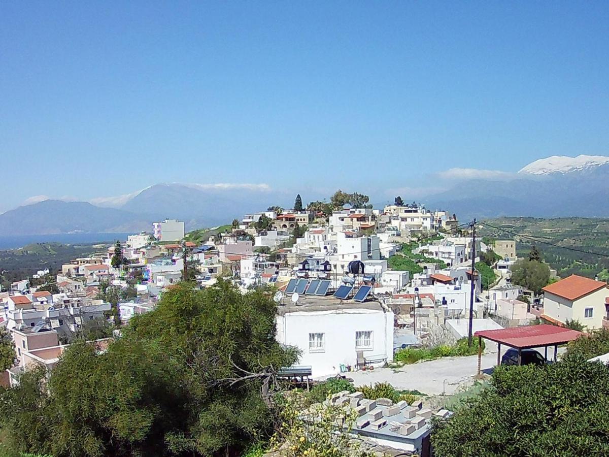 Eleni Apts Aparthotel