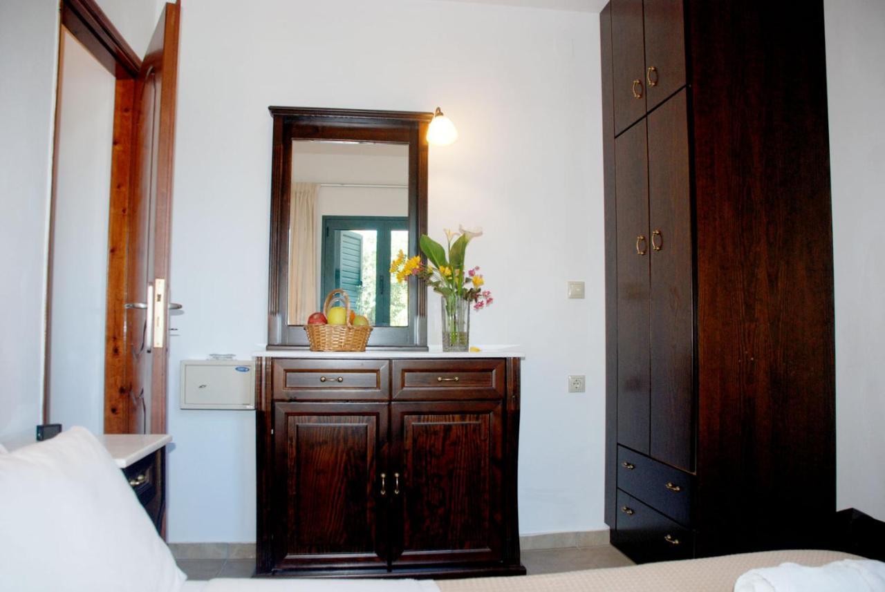 Eleni Apts Aparthotel