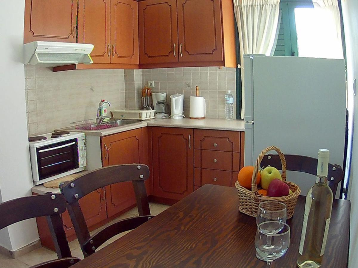 Eleni Apts Aparthotel *