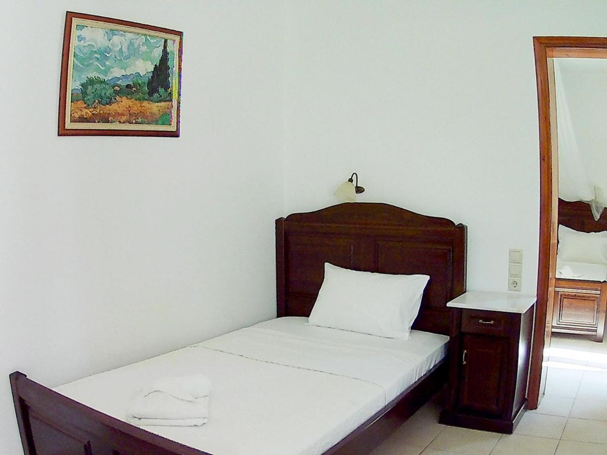 Eleni Apts Aparthotel