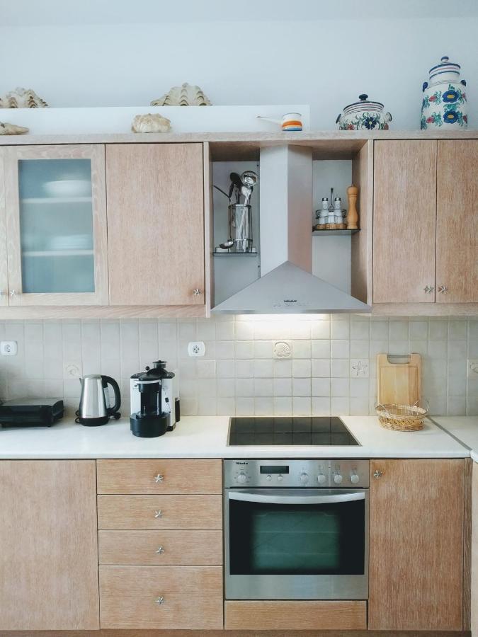 Flora's Apartment *