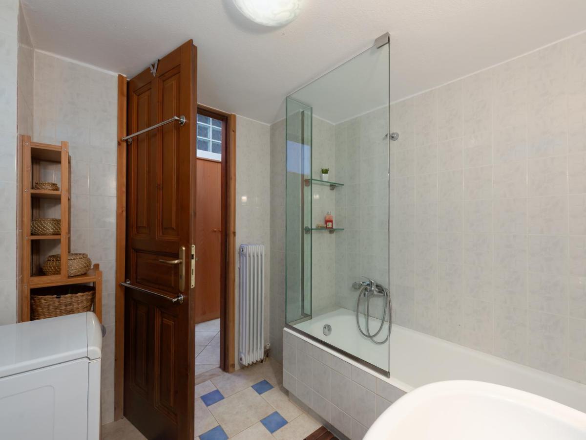 Aura Traditional Apartment