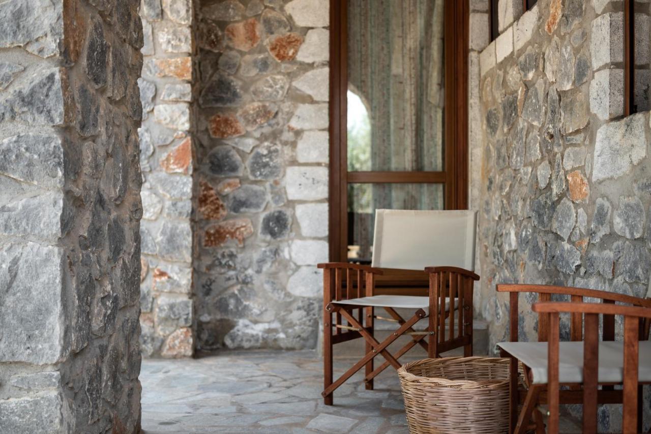 Aura Traditional Apartment