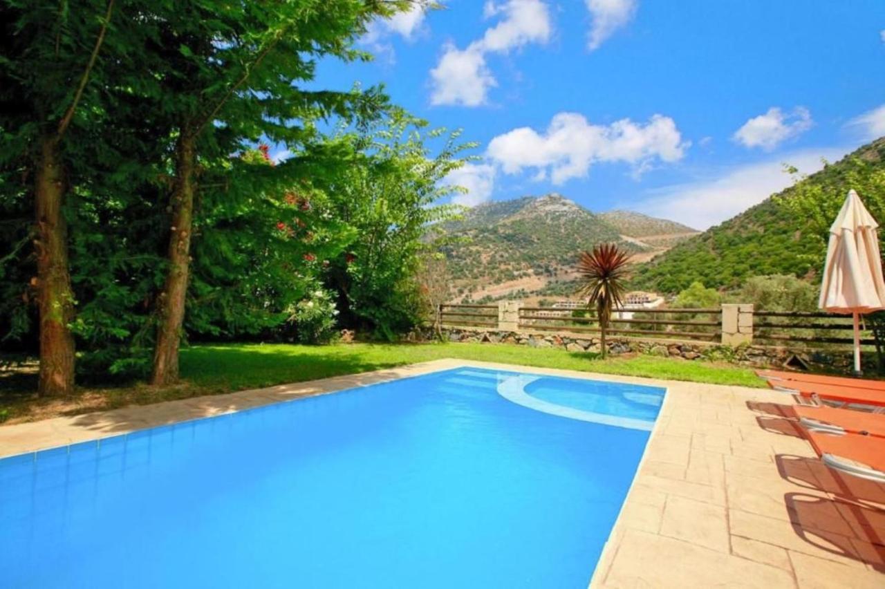 Uphoria * Bali (Crete)