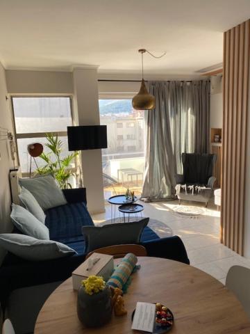 Main Square Flat - Luxury Lax Apartment