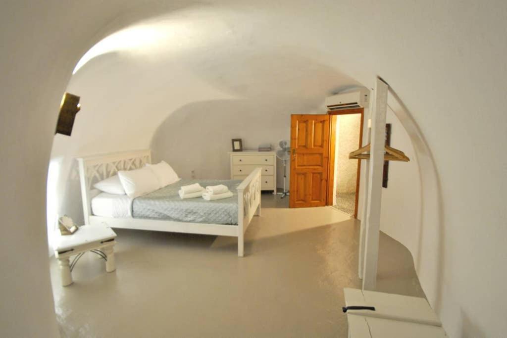 Cavern House Anthea Villa *