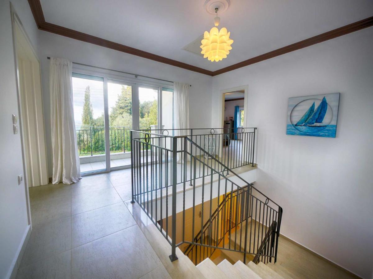 - 3 Minutes From The With Heated Eco-pool And Sunset View Villa Afionas